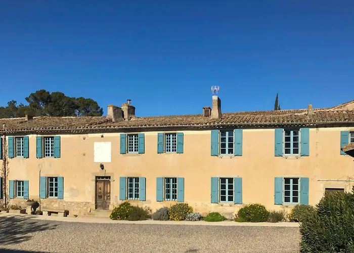 Familiale Pres De Avec Piscine